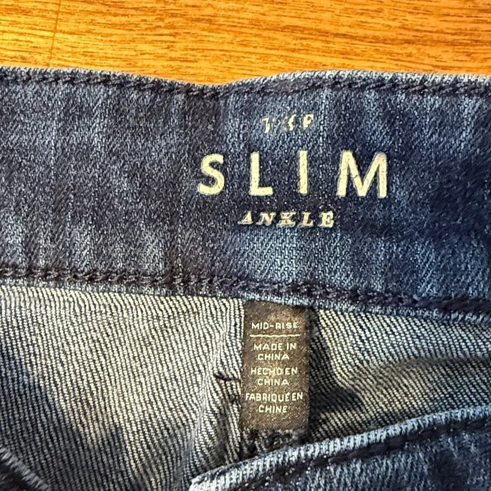 White House Black Market Slim Ankle Jeans